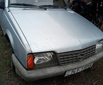 Синий Опель Аскона, объемом двигателя 0 л и пробегом 70 тыс. км за 550 $, фото 1 на Automoto.ua