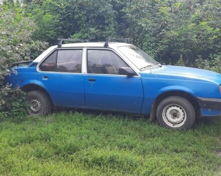 Синий Опель Аскона, объемом двигателя 0 л и пробегом 200 тыс. км за 931 $, фото 1 на Automoto.ua