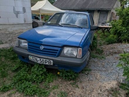 Опель Аскона 1987 у Дубно на Automoto.ua Синій Опель Аскона, об'ємом двигуна 1.6 л та пробігом 1 тис. км за 1000 $, фото 1 на Automoto.ua