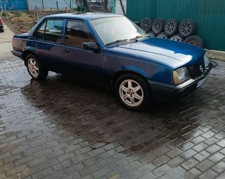 Синий Опель Аскона, объемом двигателя 1.8 л и пробегом 100 тыс. км за 971 $, фото 1 на Automoto.ua