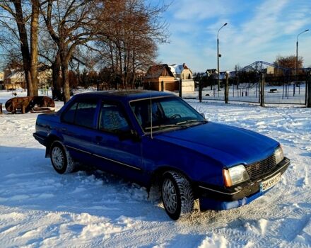 Синий Опель Аскона, объемом двигателя 1.6 л и пробегом 72 тыс. км за 800 $, фото 1 на Automoto.ua