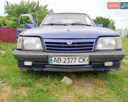 Синий Опель Аскона, объемом двигателя 1.6 л и пробегом 357 тыс. км за 650 $, фото 1 на Automoto.ua