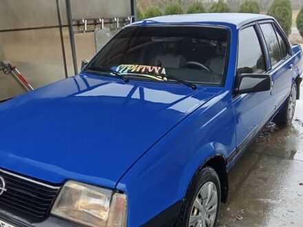 Синий Опель Аскона, объемом двигателя 1.6 л и пробегом 89 тыс. км за 1200 $, фото 1 на Automoto.ua