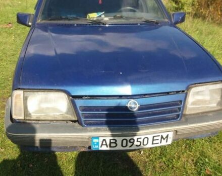 Синий Опель Аскона, объемом двигателя 1.6 л и пробегом 100 тыс. км за 700 $, фото 1 на Automoto.ua