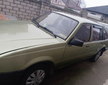 Зеленый Опель Аскона, объемом двигателя 1.6 л и пробегом 60 тыс. км за 850 $, фото 3 на Automoto.ua