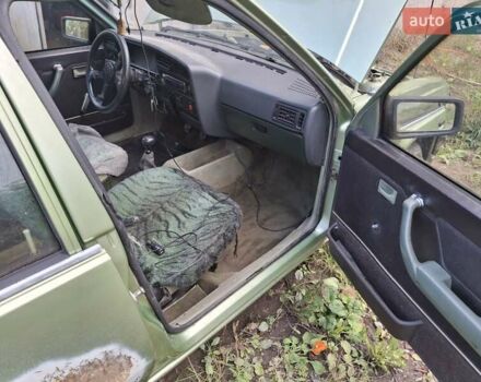 Зеленый Опель Аскона, объемом двигателя 1.6 л и пробегом 152 тыс. км за 800 $, фото 2 на Automoto.ua