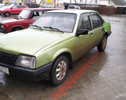 Зеленый Опель Аскона, объемом двигателя 1.3 л и пробегом 84 тыс. км за 500 $, фото 1 на Automoto.ua