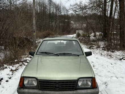 Зелений Опель Аскона, об'ємом двигуна 1.6 л та пробігом 99 тис. км за 1000 $, фото 1 на Automoto.ua