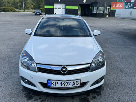 Опель Астра ГТЦ 2009 в Днепре (Днепропетровске) на Automoto.ua Белый Опель Астра ГТЦ, объемом двигателя 1.4 л и пробегом 212 тыс. км за 5000 $, фото 1 на Automoto.ua