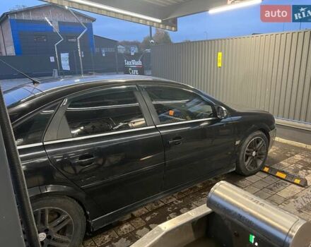 Черный Опель Астра ГТЦ, объемом двигателя 2.2 л и пробегом 370 тыс. км за 2600 $, фото 2 на Automoto.ua