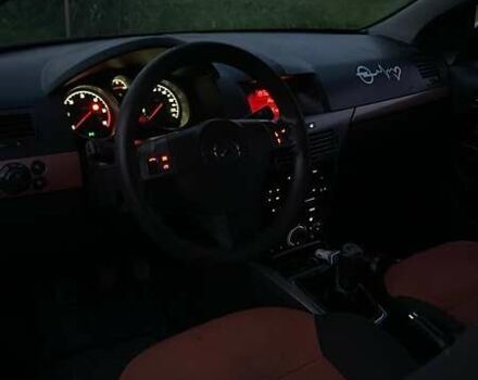 Чорний Опель Астра ГТЦ, об'ємом двигуна 0 л та пробігом 280 тис. км за 4400 $, фото 4 на Automoto.ua
