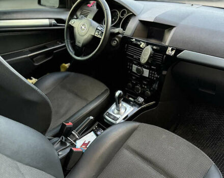 Черный Опель Астра ГТЦ, объемом двигателя 1.6 л и пробегом 190 тыс. км за 5200 $, фото 8 на Automoto.ua