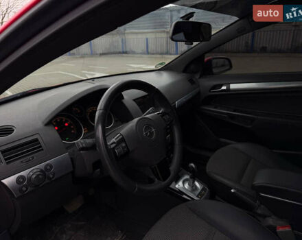 Красный Опель Астра ГТЦ, объемом двигателя 1.6 л и пробегом 275 тыс. км за 5600 $, фото 10 на Automoto.ua