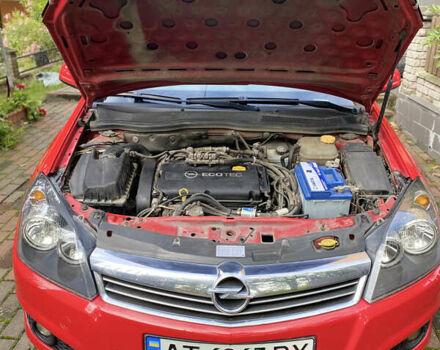 Опель Астра ГТЦ 2013 в Калуше на Automoto.ua Красный Опель Астра ГТЦ, объемом двигателя 1.6 л и пробегом 171 тыс. км за 6850 $, фото 2 на Automoto.ua