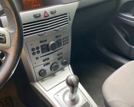 Опель Астра ГТЦ 2013 в Калуше на Automoto.ua Красный Опель Астра ГТЦ, объемом двигателя 1.6 л и пробегом 171 тыс. км за 6850 $, фото 6 на Automoto.ua