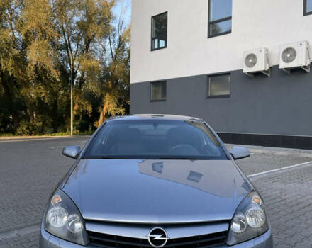 Серый Опель Астра ГТЦ, объемом двигателя 1.6 л и пробегом 203 тыс. км за 3600 $, фото 1 на Automoto.ua