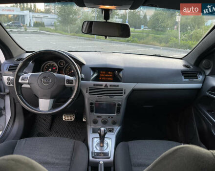 Серый Опель Астра ГТЦ, объемом двигателя 1.6 л и пробегом 203 тыс. км за 3600 $, фото 11 на Automoto.ua