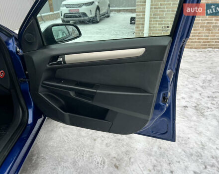 Синий Опель Астра ГТЦ, объемом двигателя 1.8 л и пробегом 200 тыс. км за 4999 $, фото 30 на Automoto.ua