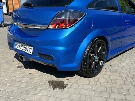 Синий Опель Астра ГТЦ, объемом двигателя 2 л и пробегом 150 тыс. км за 8500 $, фото 1 на Automoto.ua