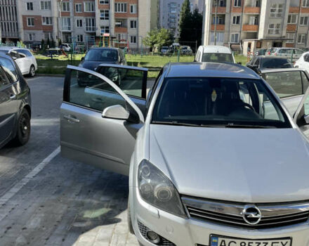 Серый Опель Астра Н, объемом двигателя 1.9 л и пробегом 270 тыс. км за 6200 $, фото 6 на Automoto.ua