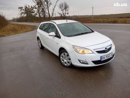Опель Астра Джей 2012 у Дубно на Automoto.ua Білий Опель Астра Джей, об'ємом двигуна 1.3 л та пробігом 313 тис. км за 5999 $, фото 1 на Automoto.ua