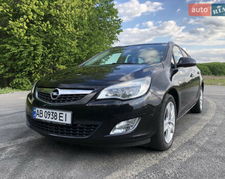 Черный Опель Астра Джей, объемом двигателя 1.7 л и пробегом 199 тыс. км за 7200 $, фото 1 на Automoto.ua