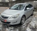 Серый Опель Астра Джей, объемом двигателя 17 л и пробегом 329 тыс. км за 8690 $, фото 1 на Automoto.ua
