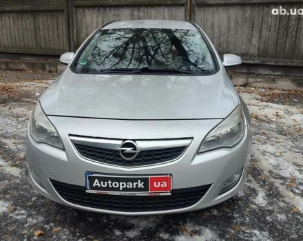 Серый Опель Астра Джей, объемом двигателя 17 л и пробегом 329 тыс. км за 8690 $, фото 1 на Automoto.ua