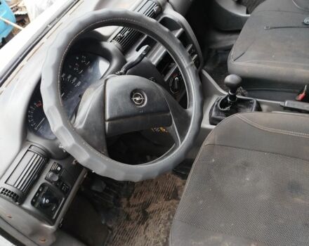 Белый Опель Астра, объемом двигателя 1.4 л и пробегом 123 тыс. км за 650 $, фото 2 на Automoto.ua