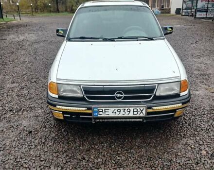 Белый Опель Астра, объемом двигателя 1.4 л и пробегом 501 тыс. км за 2000 $, фото 4 на Automoto.ua