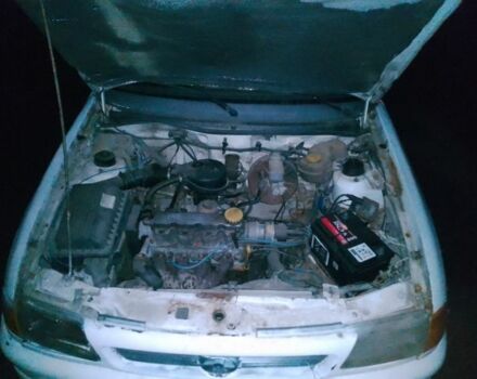 Белый Опель Астра, объемом двигателя 0 л и пробегом 444 тыс. км за 800 $, фото 4 на Automoto.ua