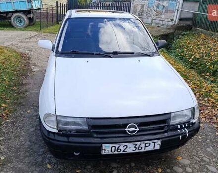 Білий Опель Астра, об'ємом двигуна 1.6 л та пробігом 296 тис. км за 1300 $, фото 1 на Automoto.ua