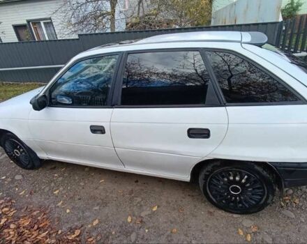 Белый Опель Астра, объемом двигателя 1.6 л и пробегом 295 тыс. км за 1400 $, фото 6 на Automoto.ua