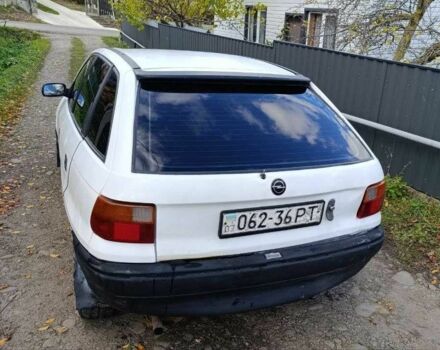 Белый Опель Астра, объемом двигателя 1.6 л и пробегом 295 тыс. км за 1400 $, фото 4 на Automoto.ua