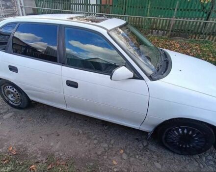 Белый Опель Астра, объемом двигателя 1.6 л и пробегом 296 тыс. км за 1300 $, фото 7 на Automoto.ua