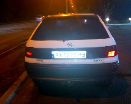 Белый Опель Астра, объемом двигателя 1.4 л и пробегом 350 тыс. км за 2132 $, фото 1 на Automoto.ua