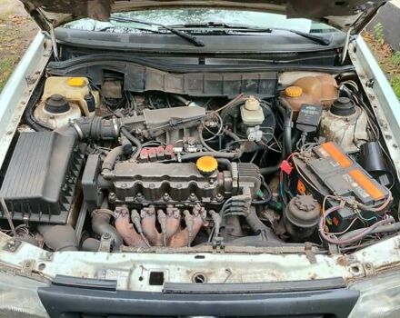 Белый Опель Астра, объемом двигателя 1.4 л и пробегом 312 тыс. км за 1100 $, фото 9 на Automoto.ua