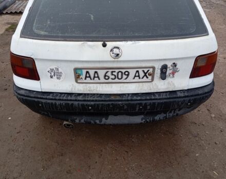 Белый Опель Астра, объемом двигателя 1.7 л и пробегом 450 тыс. км за 1200 $, фото 4 на Automoto.ua