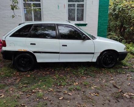 Белый Опель Астра, объемом двигателя 1.4 л и пробегом 312 тыс. км за 1100 $, фото 30 на Automoto.ua