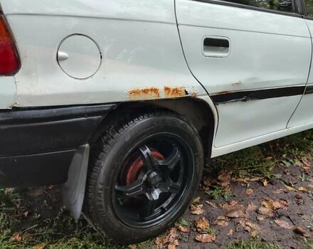 Белый Опель Астра, объемом двигателя 1.4 л и пробегом 312 тыс. км за 1100 $, фото 21 на Automoto.ua