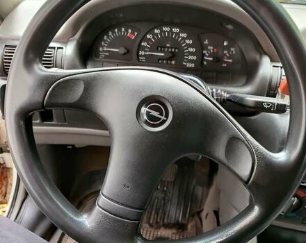 Белый Опель Астра, объемом двигателя 1.4 л и пробегом 312 тыс. км за 1100 $, фото 16 на Automoto.ua