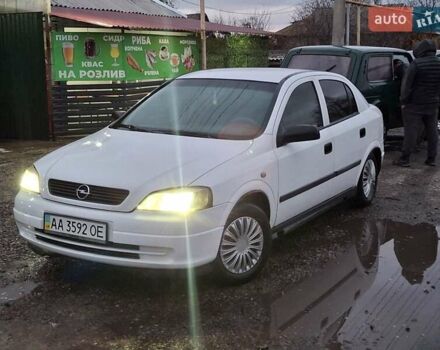 Белый Опель Астра, объемом двигателя 1.6 л и пробегом 256 тыс. км за 2500 $, фото 3 на Automoto.ua