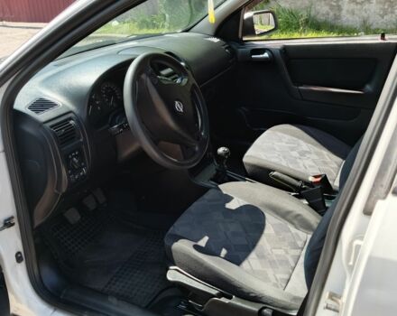 Белый Опель Астра, объемом двигателя 1.4 л и пробегом 215 тыс. км за 2200 $, фото 6 на Automoto.ua