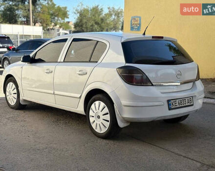 Белый Опель Астра, объемом двигателя 1.25 л и пробегом 360 тыс. км за 2950 $, фото 3 на Automoto.ua