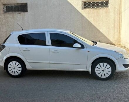 Белый Опель Астра, объемом двигателя 1.2 л и пробегом 330 тыс. км за 2950 $, фото 1 на Automoto.ua