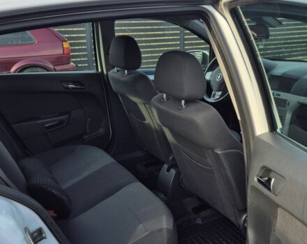 Белый Опель Астра, объемом двигателя 1.7 л и пробегом 213 тыс. км за 5500 $, фото 14 на Automoto.ua