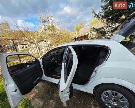 Белый Опель Астра, объемом двигателя 1.6 л и пробегом 265 тыс. км за 4500 $, фото 4 на Automoto.ua