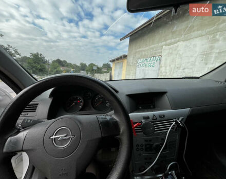 Белый Опель Астра, объемом двигателя 1.36 л и пробегом 250 тыс. км за 5300 $, фото 7 на Automoto.ua