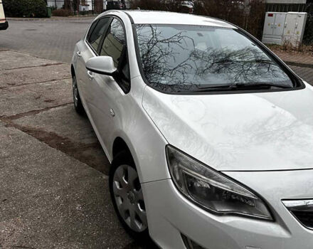 Белый Опель Астра, объемом двигателя 1.69 л и пробегом 330 тыс. км за 5800 $, фото 9 на Automoto.ua