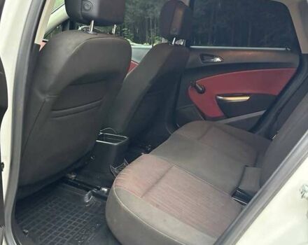 Белый Опель Астра, объемом двигателя 1.7 л и пробегом 184 тыс. км за 6500 $, фото 1 на Automoto.ua